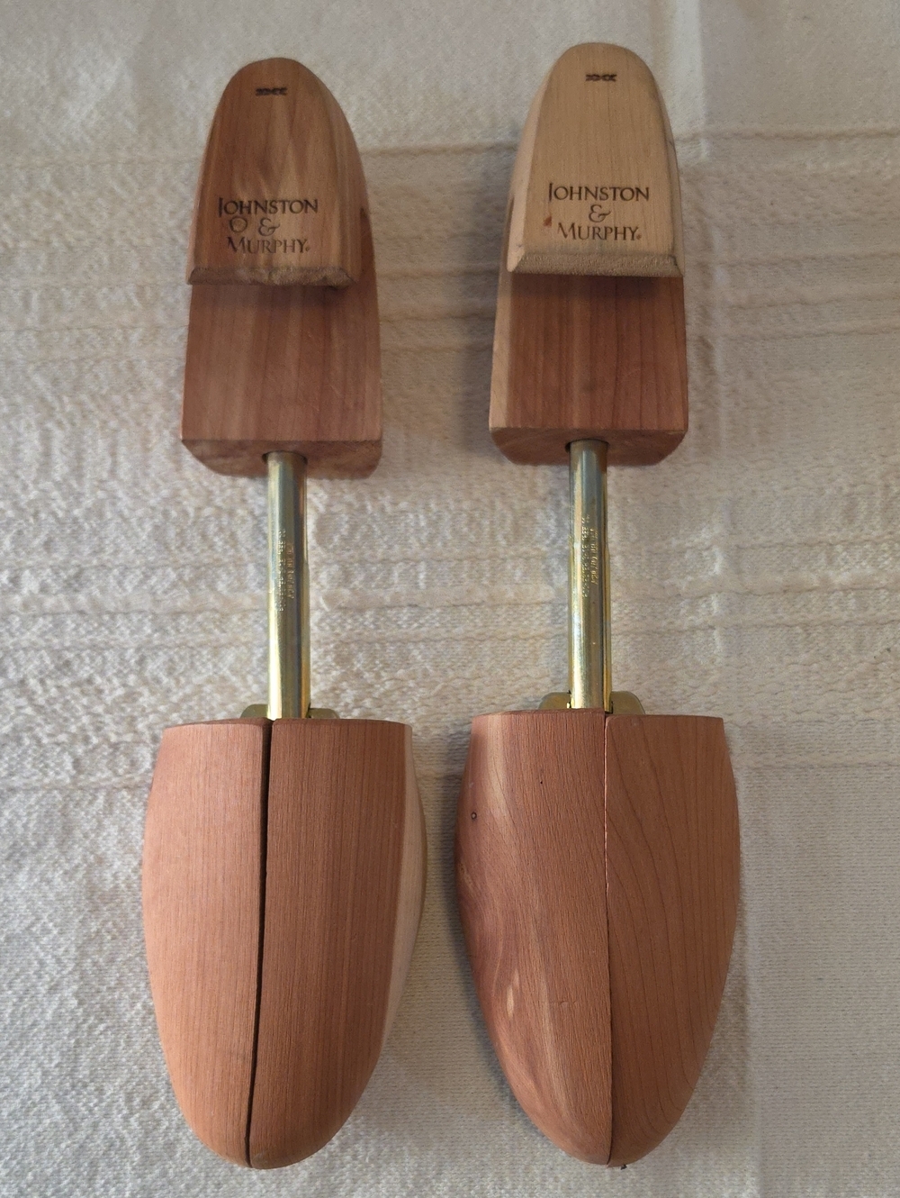 Johnston & Murphy Cedar Shoe Trees - Natural Brown Wood with Brass